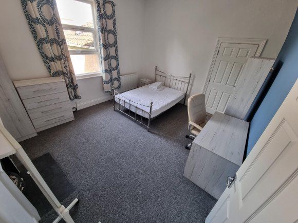 Property photo 2 of 3 Bedroom 2 - Ensuite.Jpg