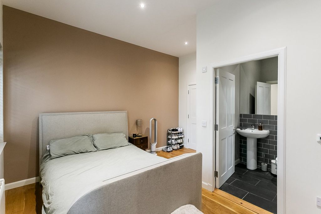 Additional image 15 of 2 bed flat for saleLower London Road, Abbeyhill, Edinburgh EH7