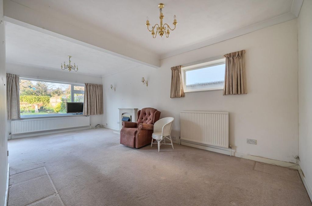 Property photo 2 of 17 Hiltingbury Road 138 (13).Jpg