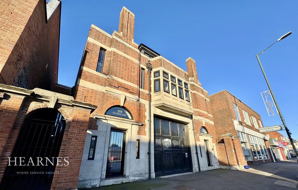 Property photo 1 of 11