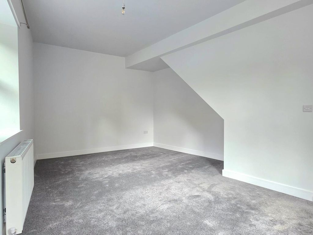 Property photo 2 of 11 Living Room