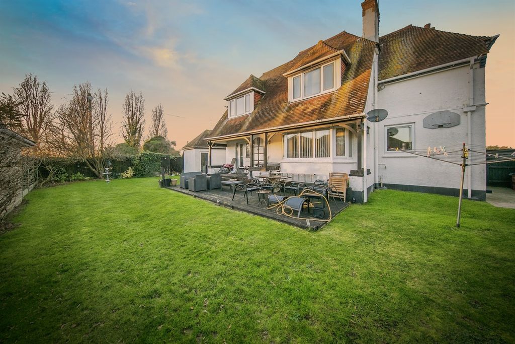 Property photo 2 of 19