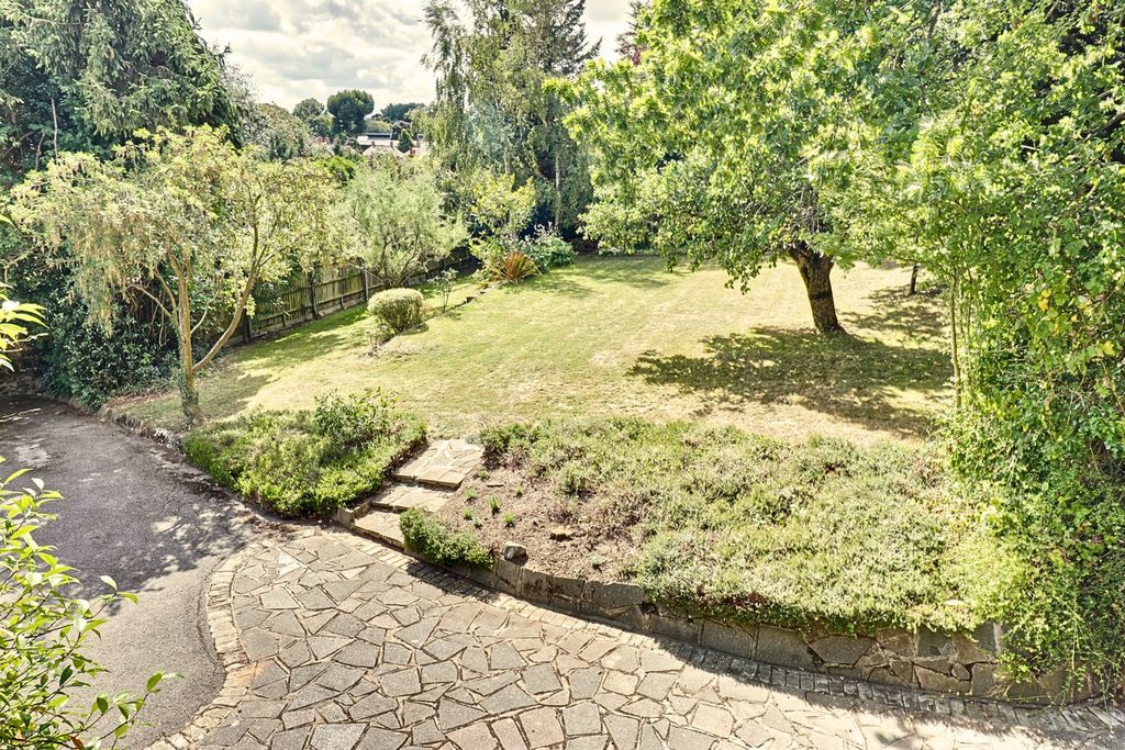 Property photo 3 of 32