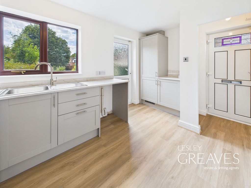 Property photo 3 of 16 Kitchen
