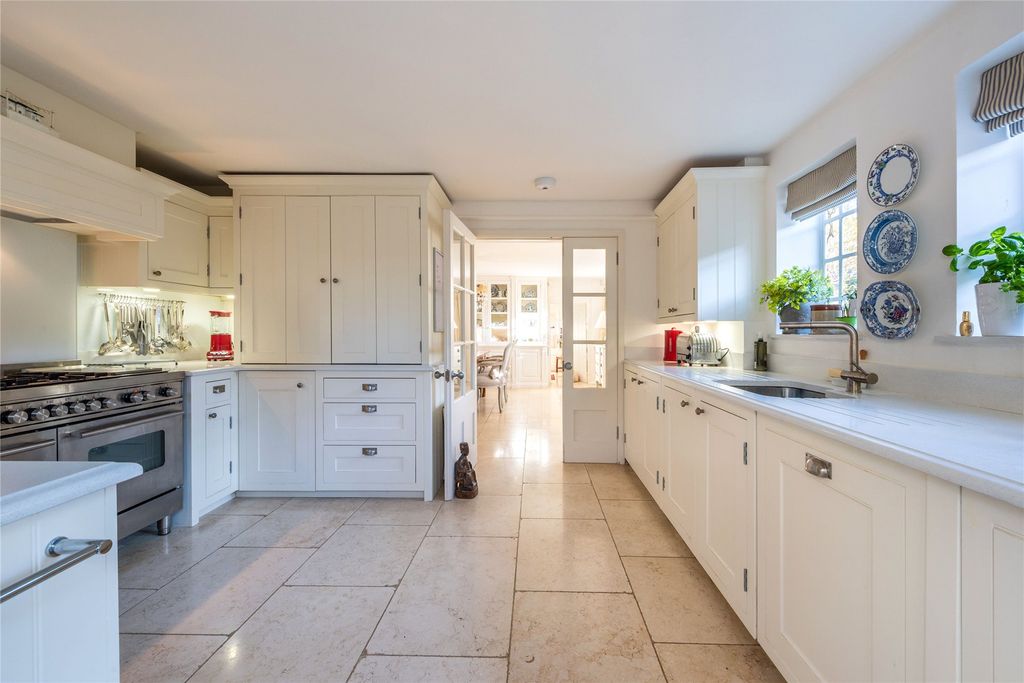 Property photo 3 of 16 Kitchen