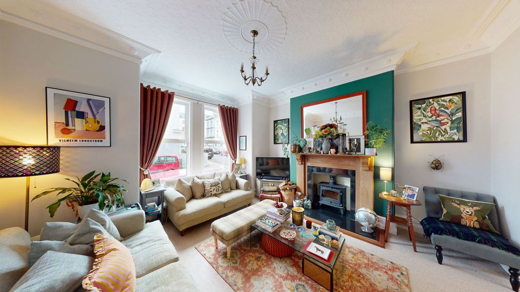 Property photo 2 of 21