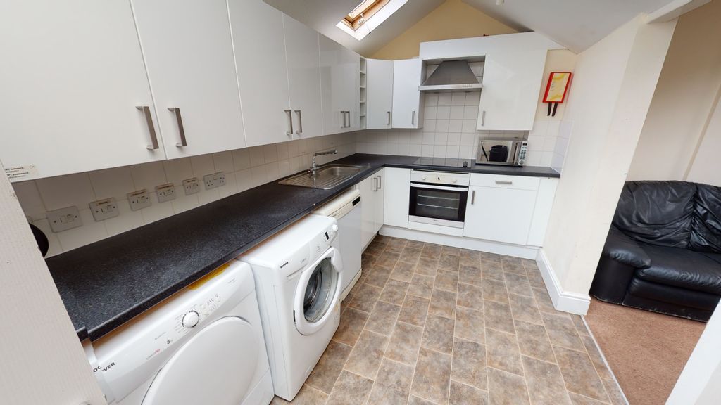 Property photo 2 of 14 F4-St-Pauls-Road-070