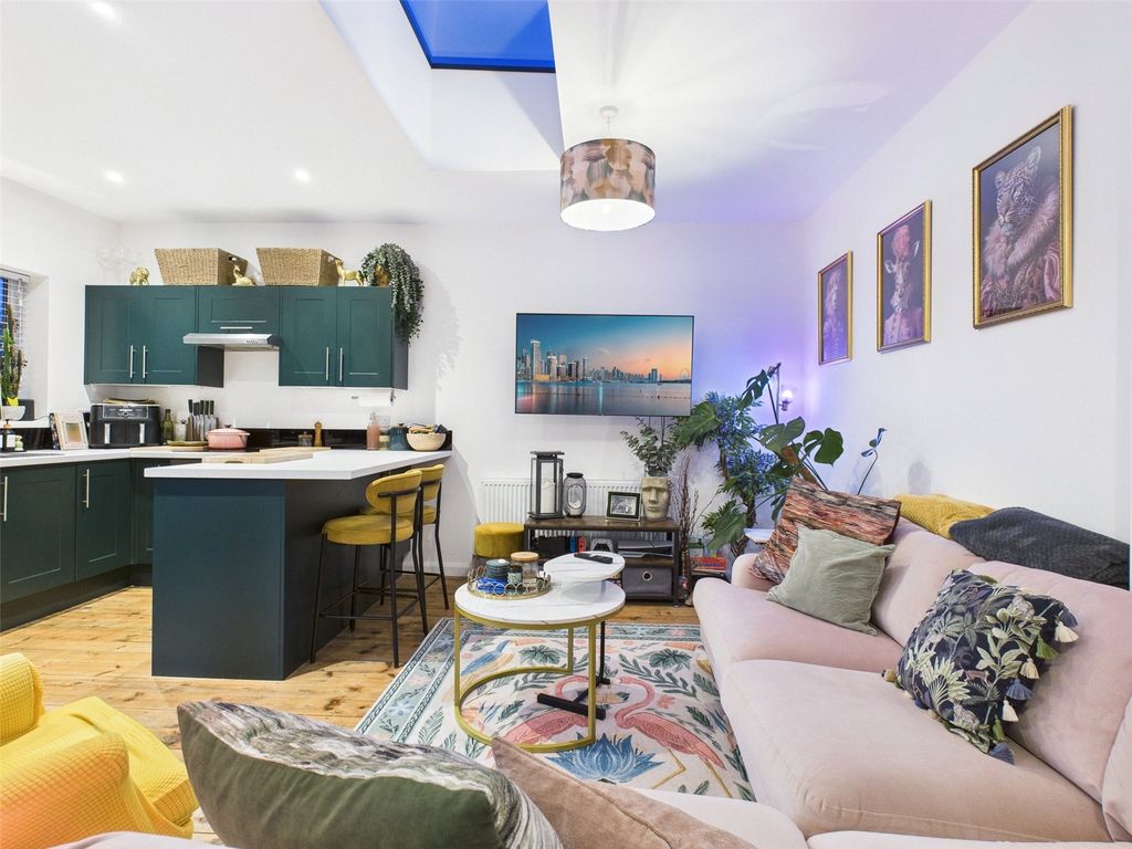 Property photo 3 of 12 Open Plan