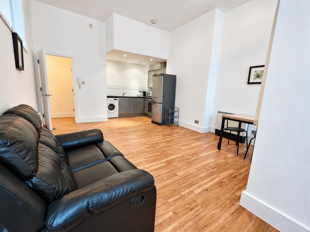 Property photo 2 of 8 Living/Dining