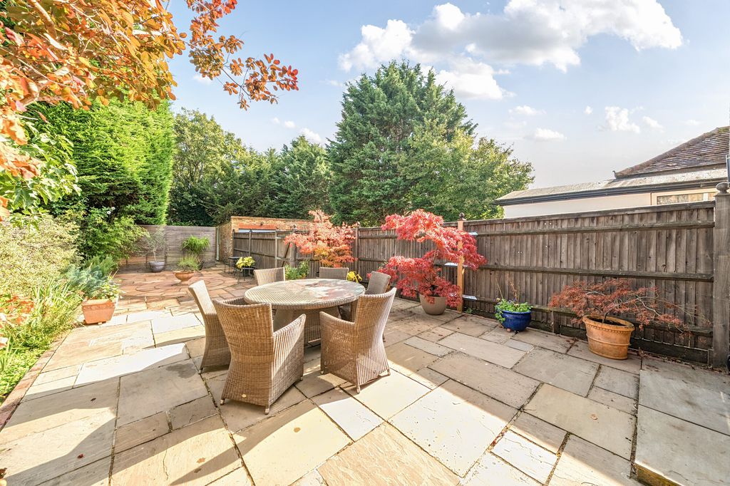 Property photo 3 of 10