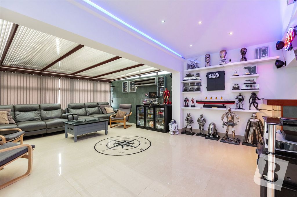 Property photo 2 of 32 Family Room