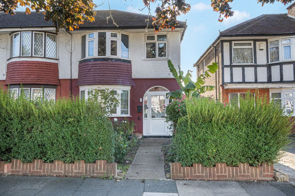 Property photo 1 of 20 1357384-18-68d2A0...