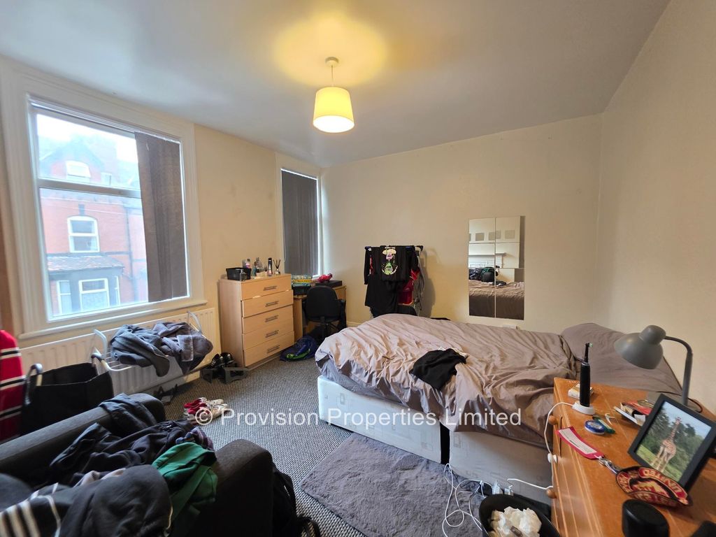 Property photo 3 of 9 Photo