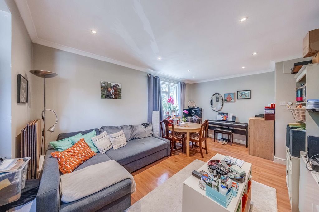Property photo 3 of 10 Gallery