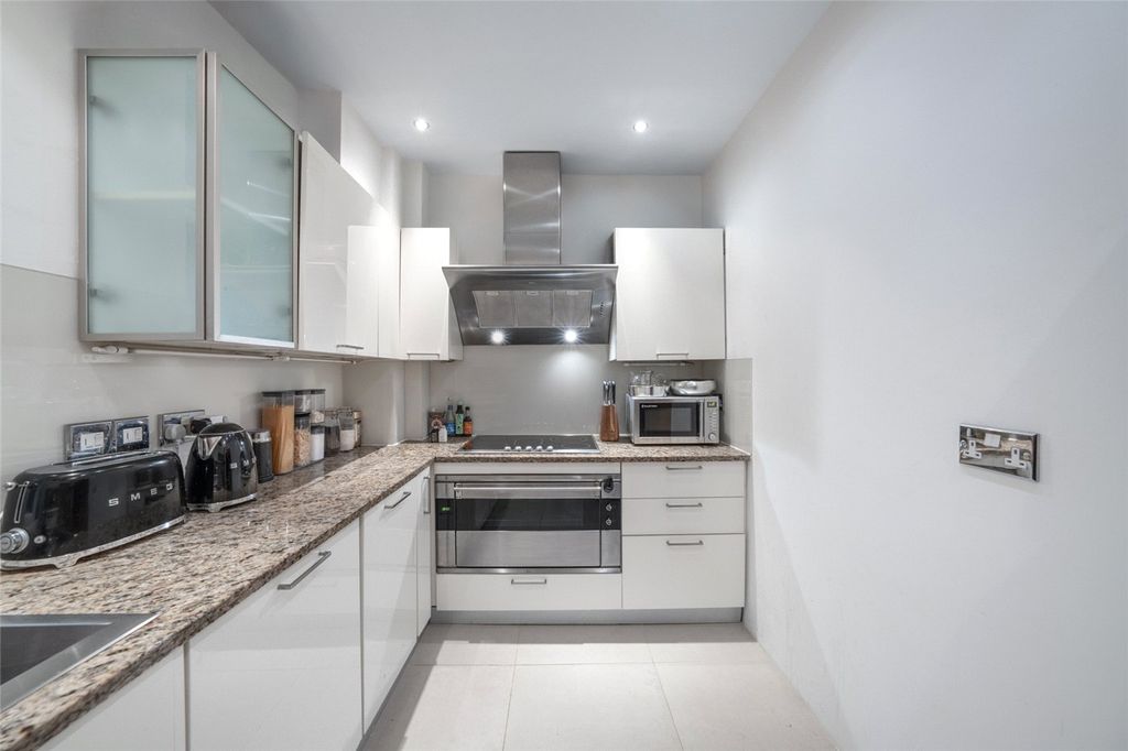 Property photo 3 of 14 Picture No. 30