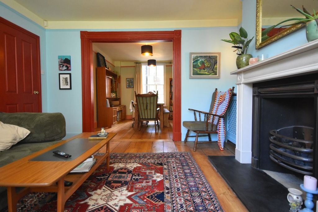 Property photo 2 of 19