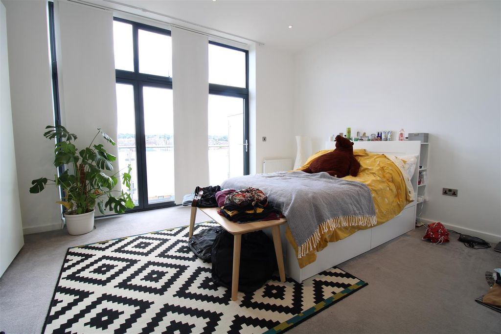 Additional image 8 of 3 bed property to rent71 Arctic Road, Cowes, Isle Of Wight PO31