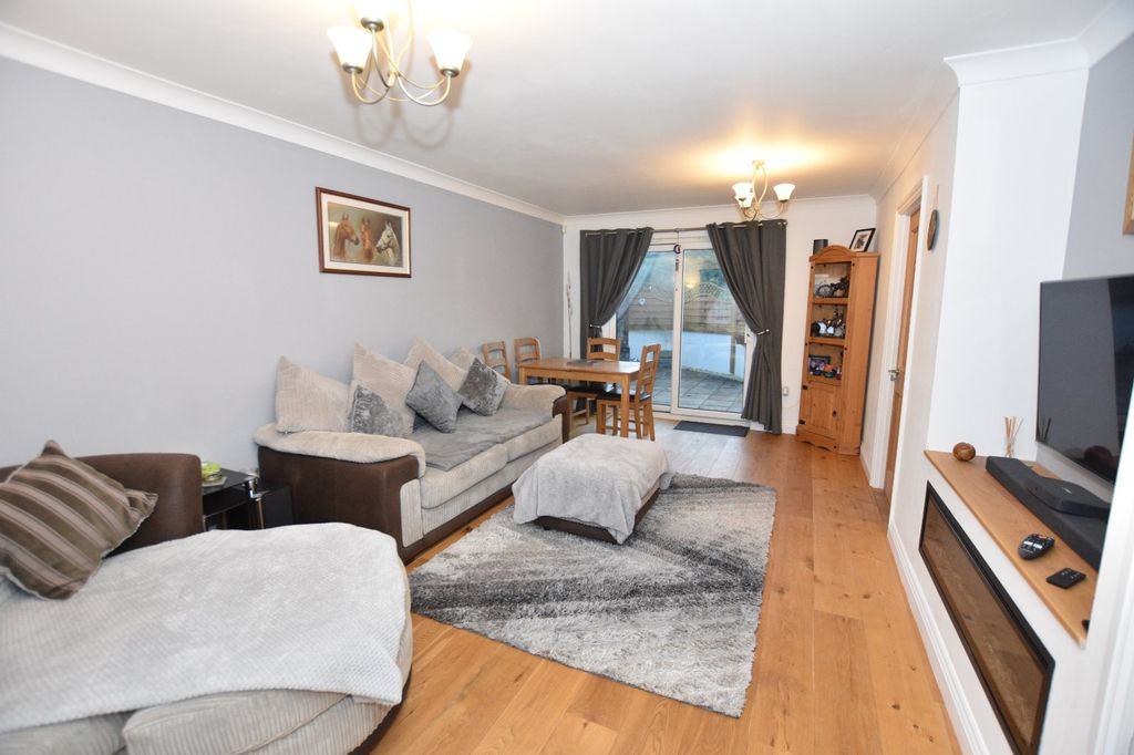 Property photo 2 of 12 Lounge Dining Room