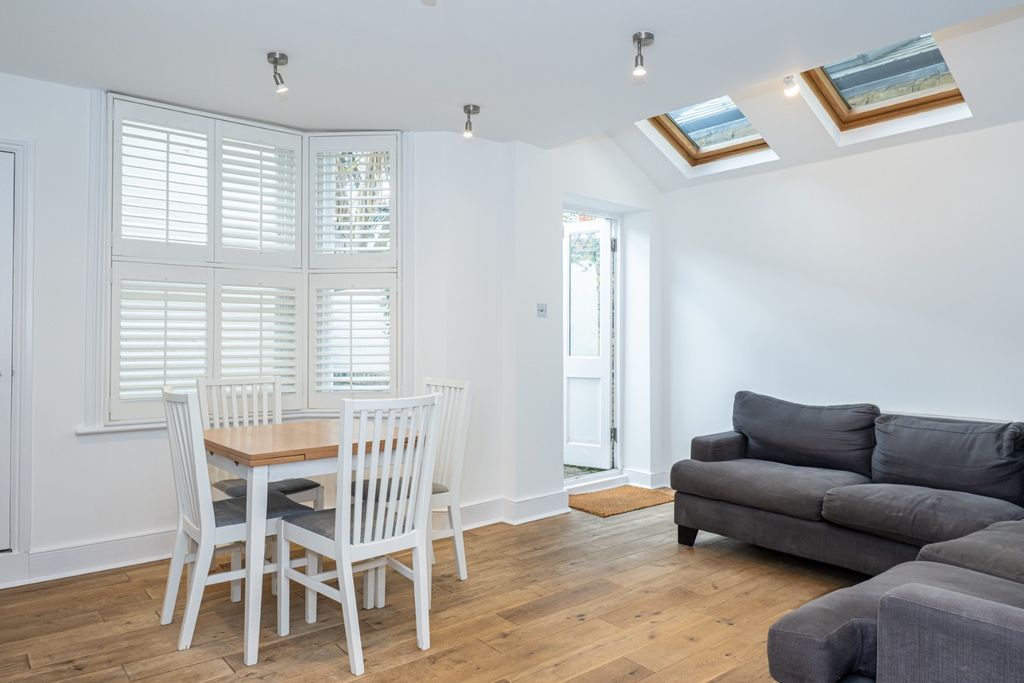 Property photo 1 of 25 4700943