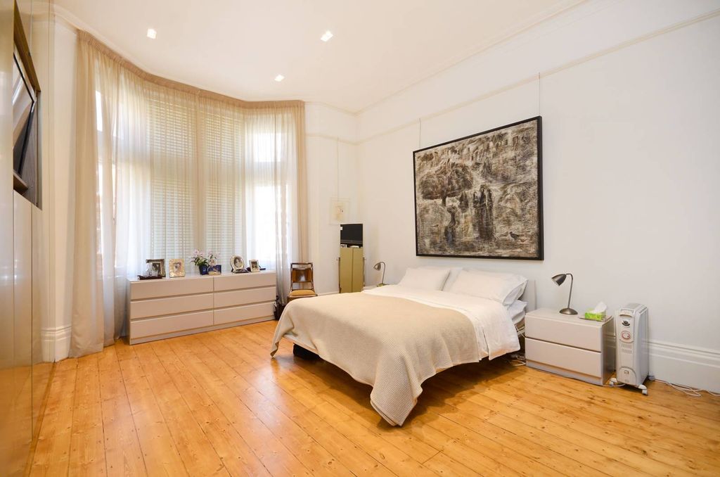 Property photo 3 of 12
