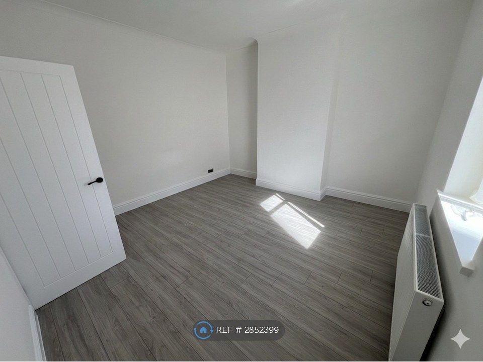 Property photo 2 of 8 Living Room