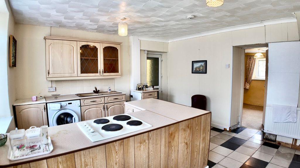 Property photo 3 of 26