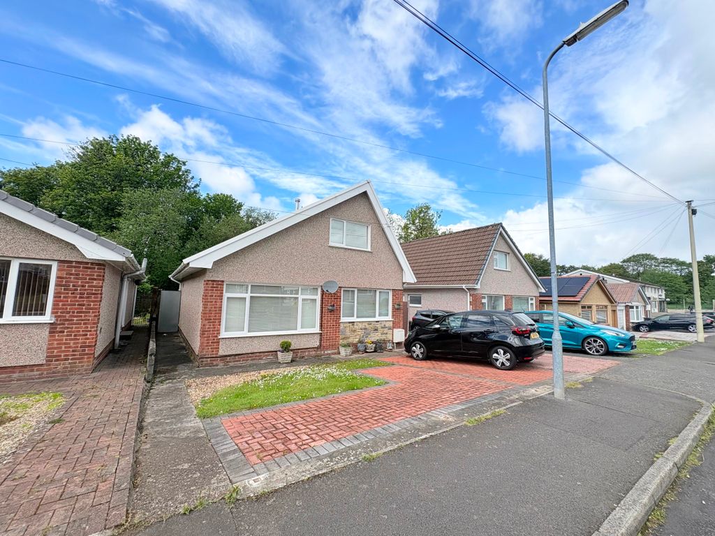 Property photo 1 of 27