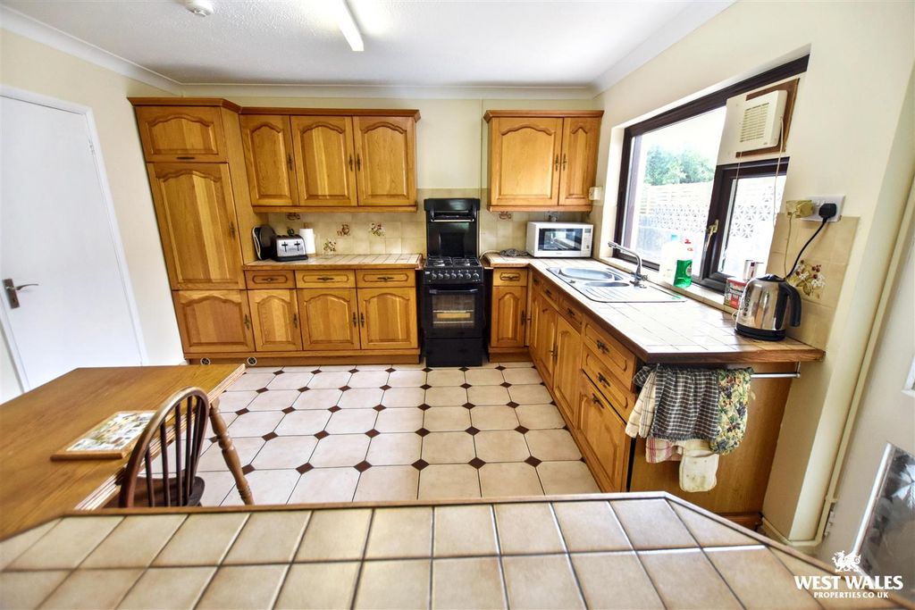 Property photo 2 of 24 19 (3).Jpg