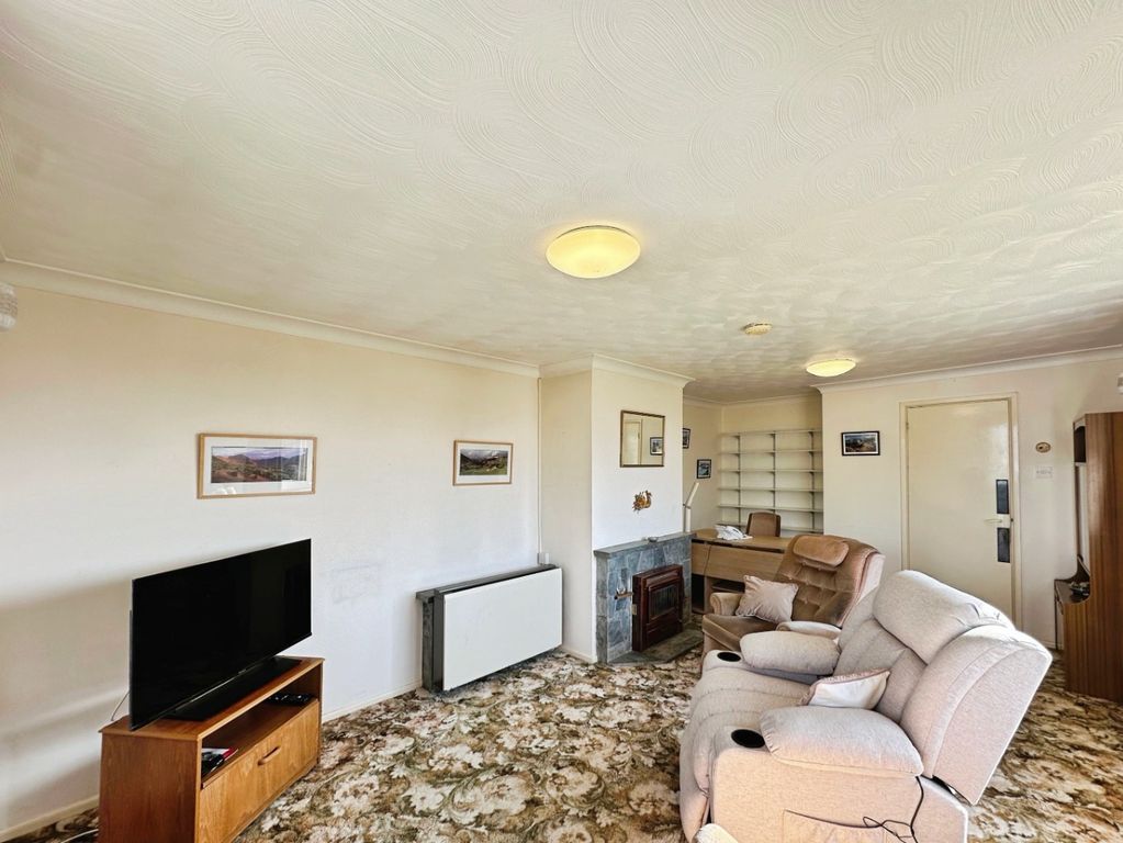 Property photo 3 of 25 4866396