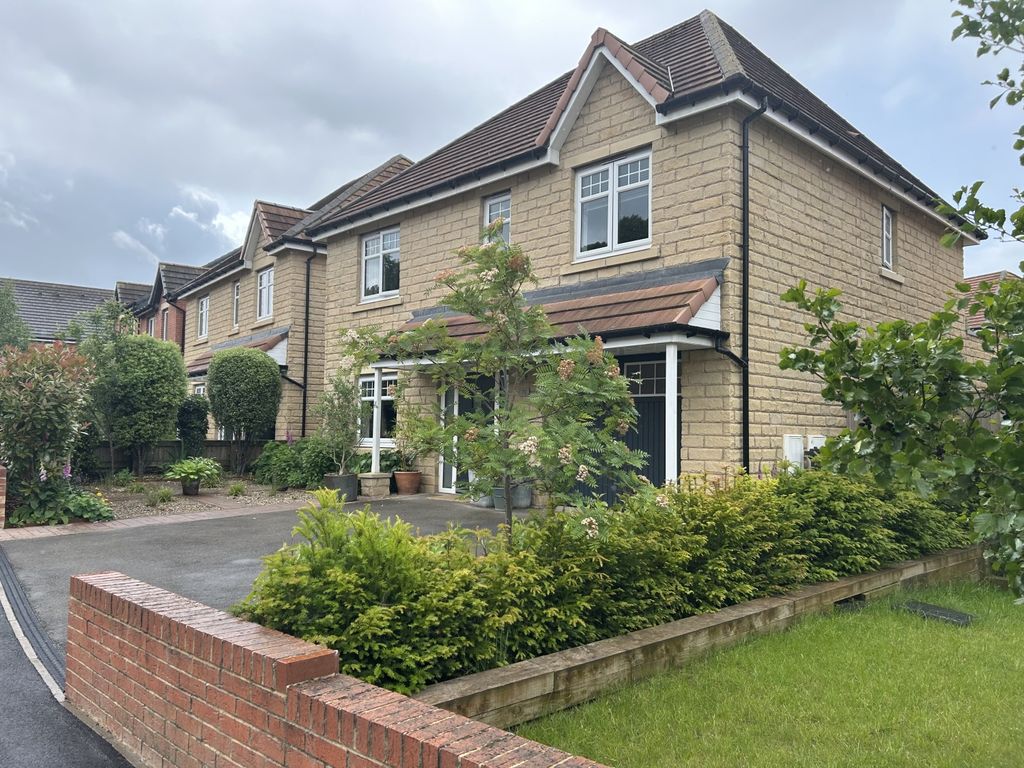 Property photo 1 of 19 Ewemove Knaresborough House Front