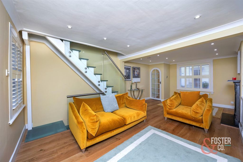 Property photo 2 of 24 Farman Street, 6-004.Jpg