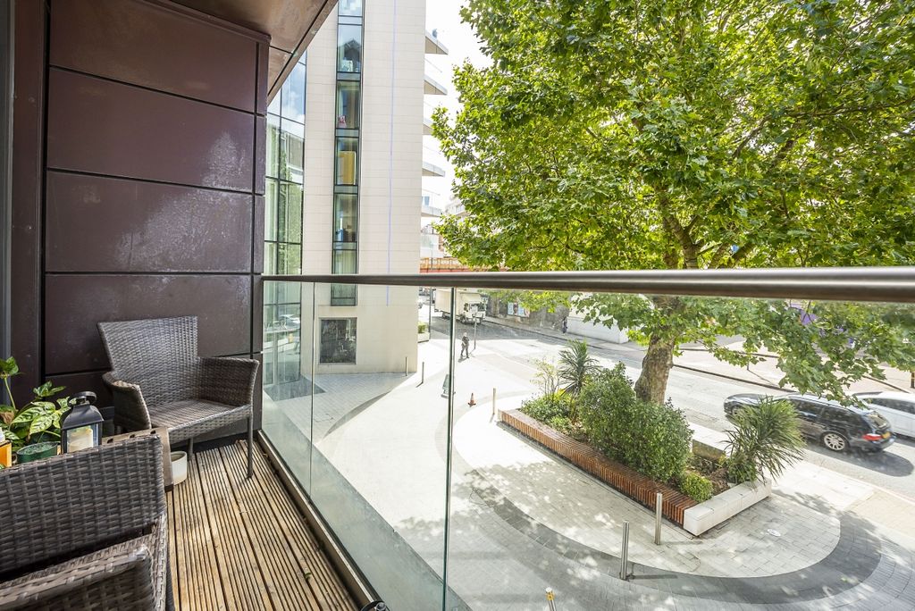 Property photo 3 of 15 102-Capital-House...