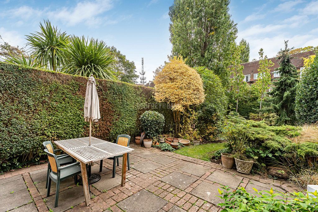 Property photo 3 of 23