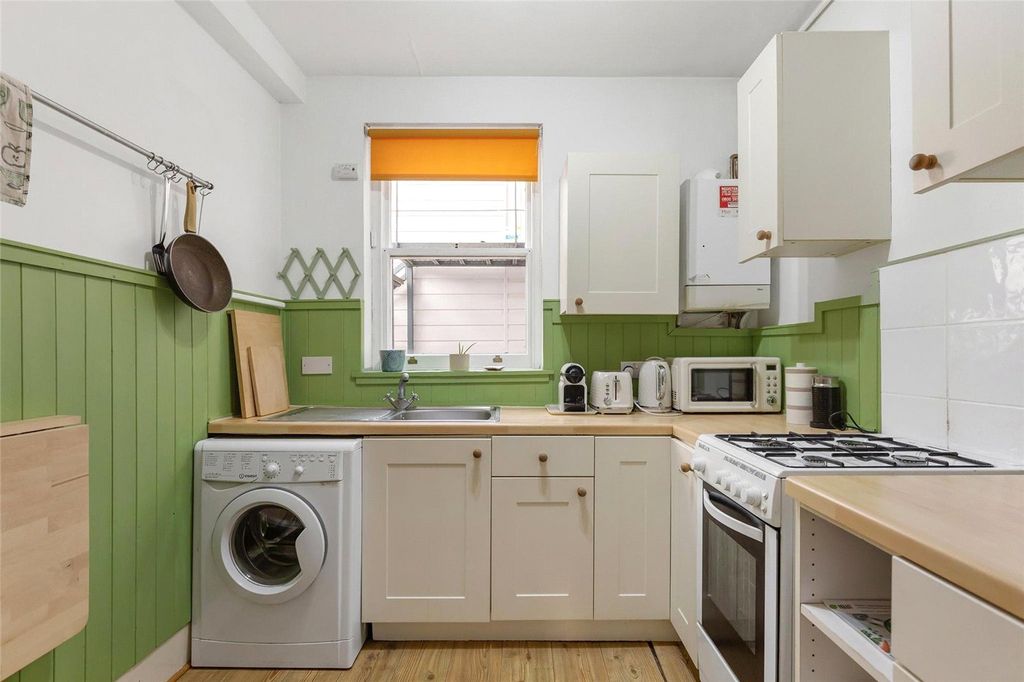 Property photo 3 of 13 Picture No. 16