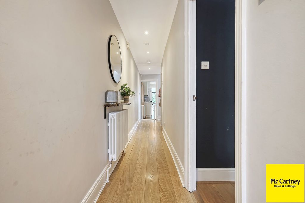 Property photo 2 of 33