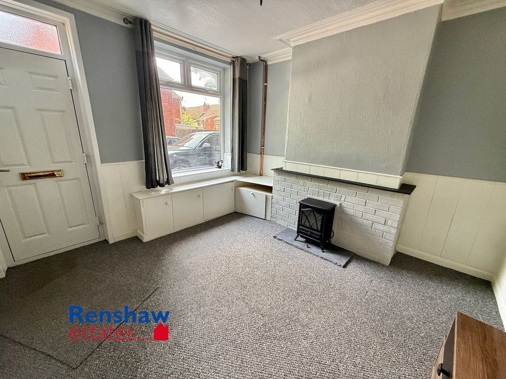 Property photo 3 of 10 L