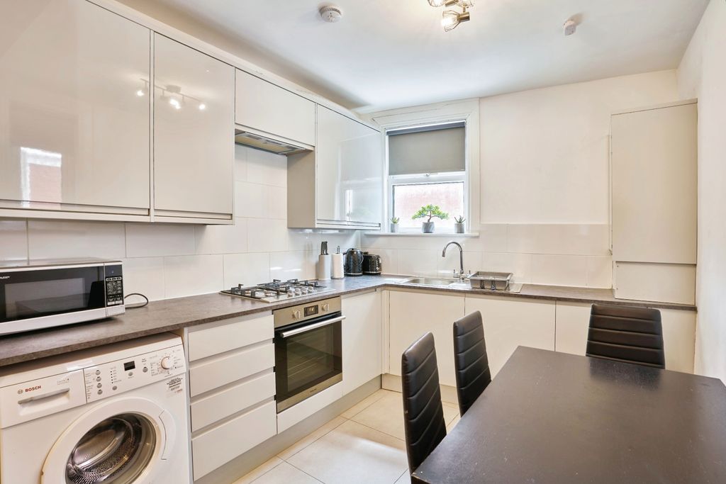 Property photo 2 of 5 1