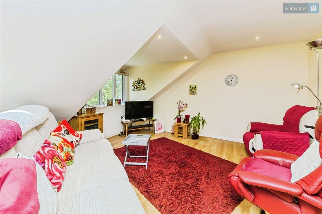 Property photo 3 of 17 Picture No. 11