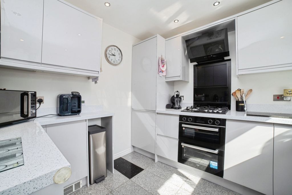 Property photo 3 of 21 Pbox-Img.Jpg