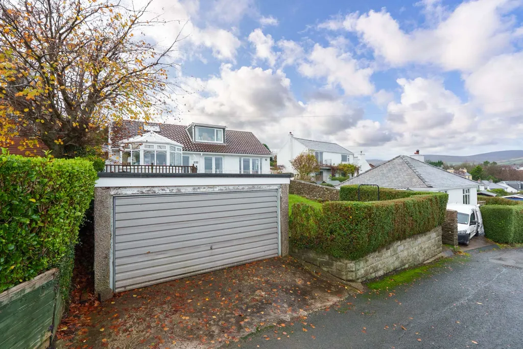 Property photo 3 of 23