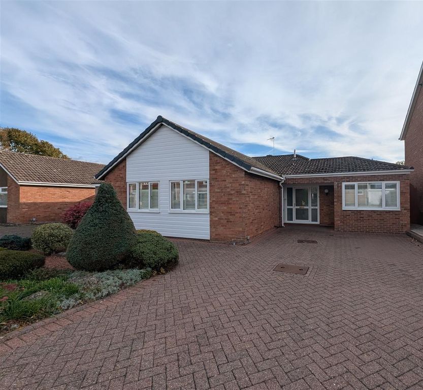 Property photo 1 of 15 Externally