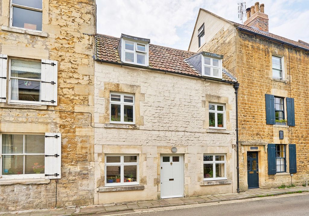 Property photo 1 of 12