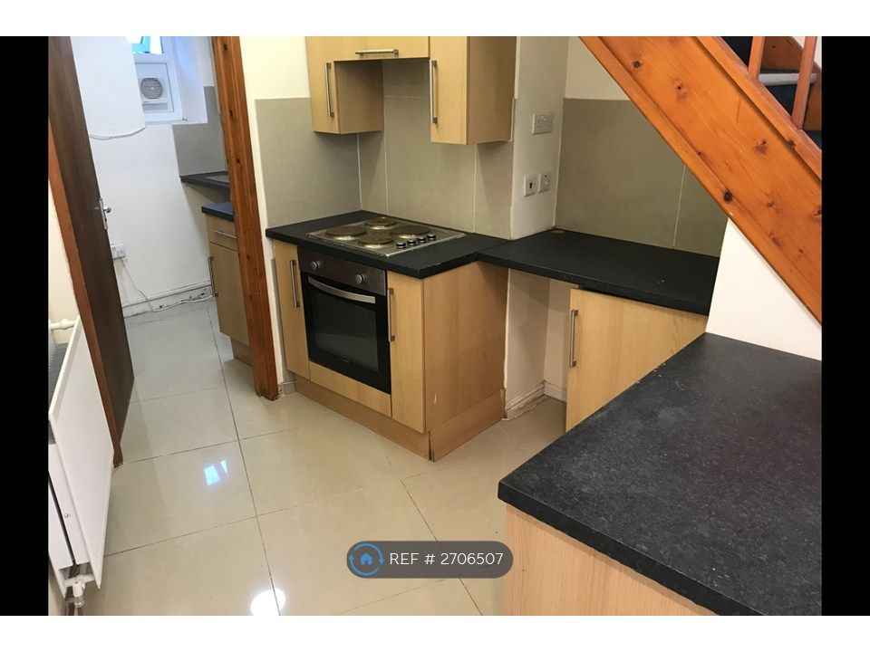 Property photo 2 of 5 Kitchen