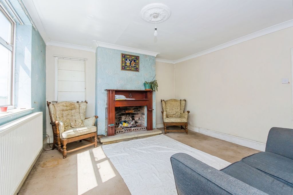 Property photo 2 of 17 Photo