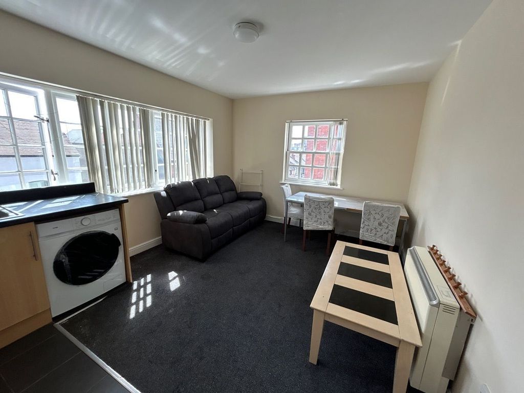 Property photo 2 of 6