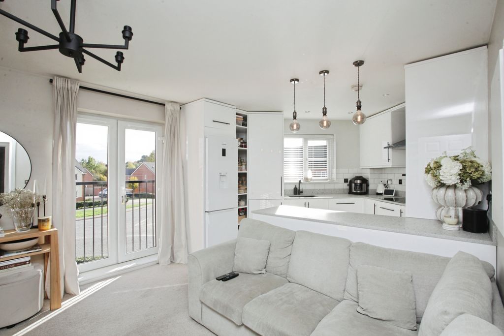 Property photo 3 of 19 Img_1240