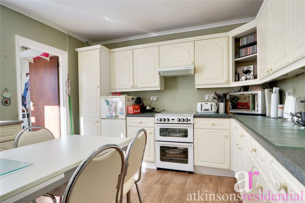 Property photo 3 of 19 Picture No. 31