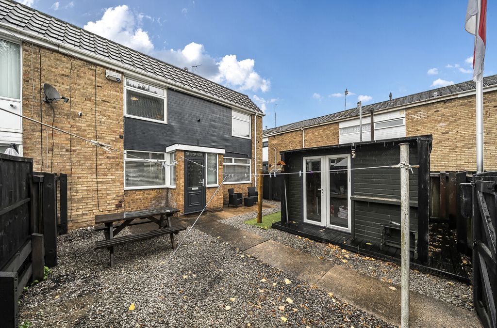 Property photo 1 of 20 1348016-19-68B993...