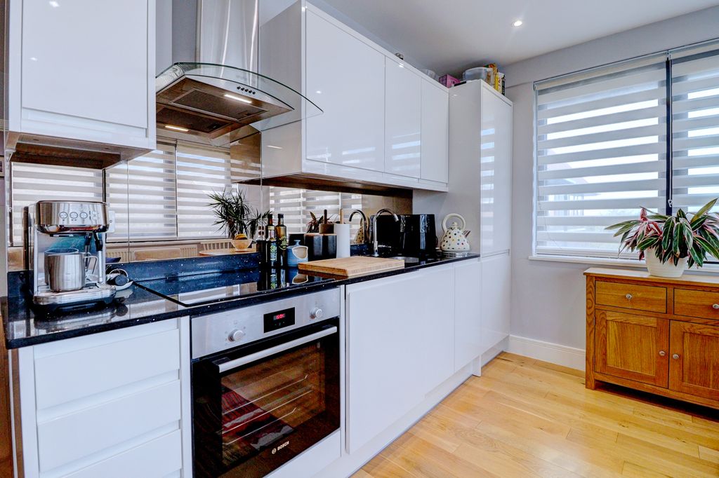 Property photo 2 of 10 Picture No. 04