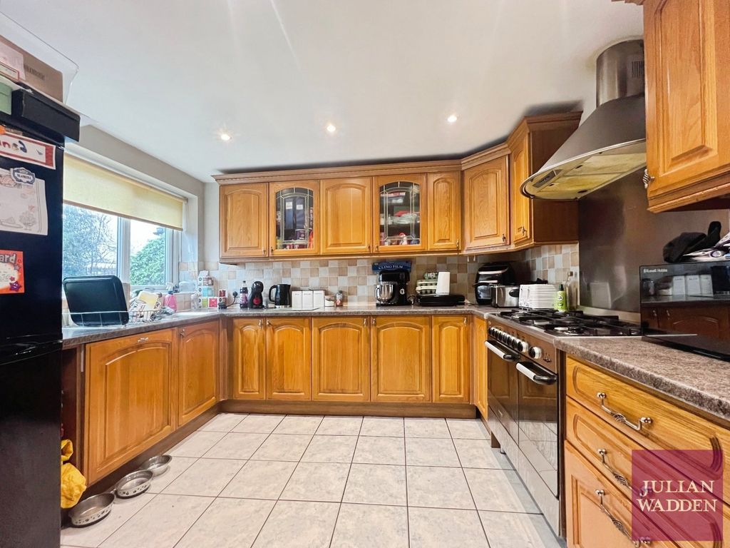 Property photo 3 of 11 Picture 3